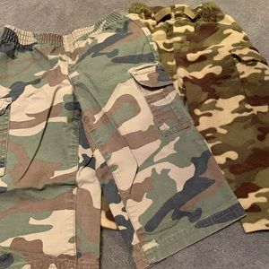 Set of 2 camo pants